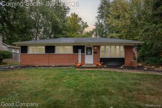 22440 Hawthorne Street, Farmington, MI 48336