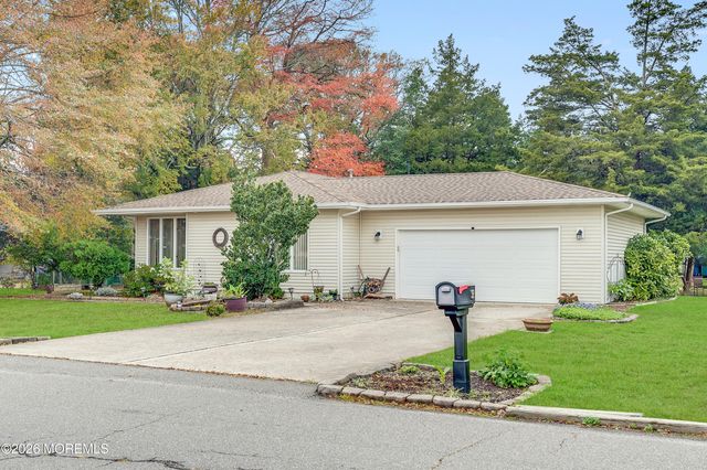 33 Atlantis Boulevard, Little Egg Harbor, NJ 08087