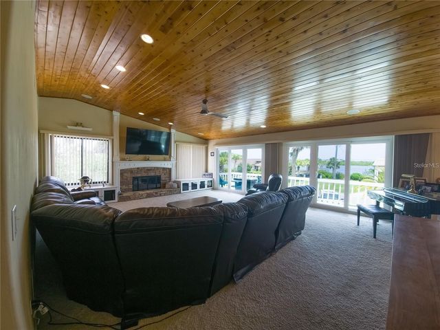 1012 S RIVERSIDE DRIVE, Edgewater, FL 32132