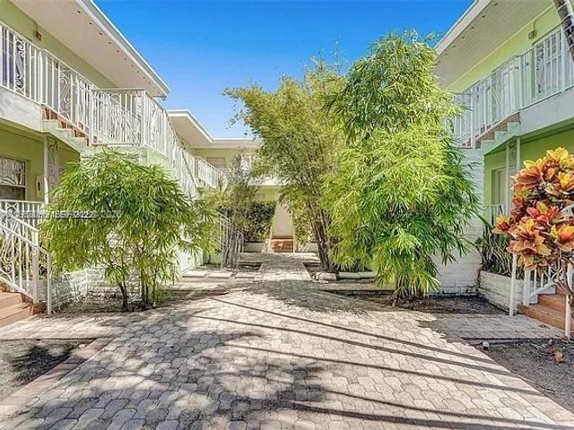 915 SE 8th St 106, Miami Beach, FL 33139