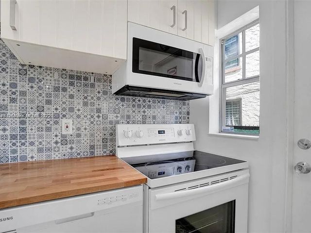 915 SE 8th St 106, Miami Beach, FL 33139