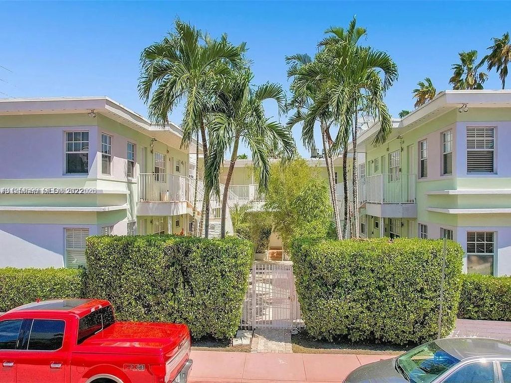 915 SE 8th St 106, Miami Beach, FL 33139