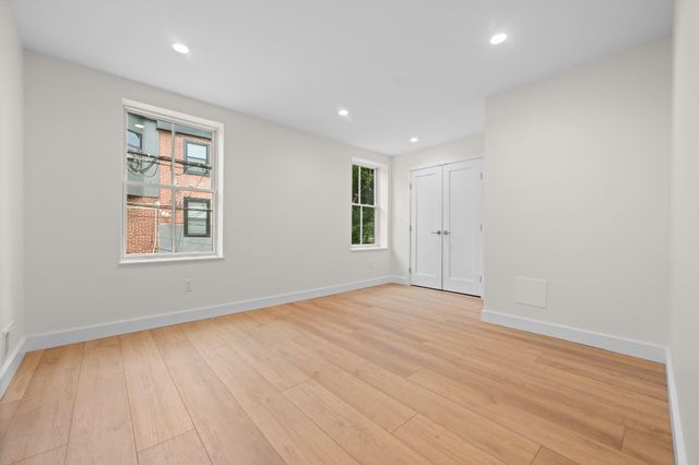 440 POPLAR ST, Philadelphia, PA 19123