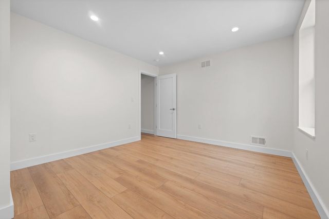 440 POPLAR ST, Philadelphia, PA 19123