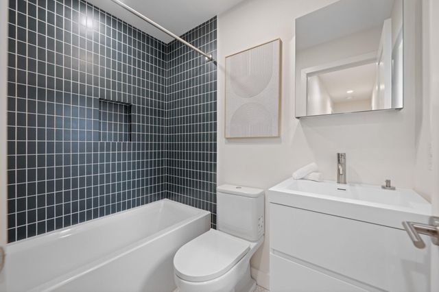 440 POPLAR ST, Philadelphia, PA 19123