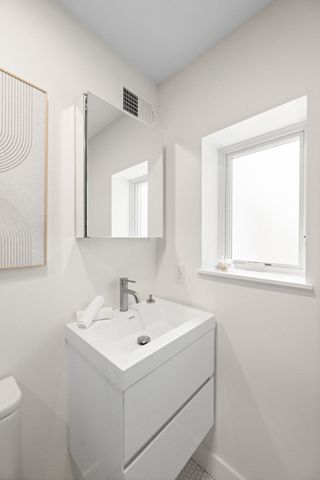 440 POPLAR ST, Philadelphia, PA 19123