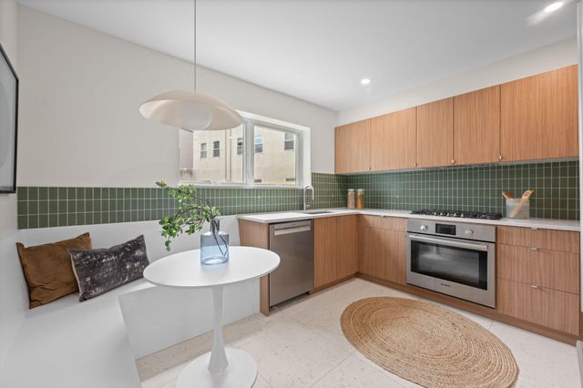 440 POPLAR ST, Philadelphia, PA 19123