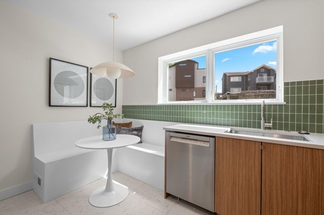 440 POPLAR ST, Philadelphia, PA 19123
