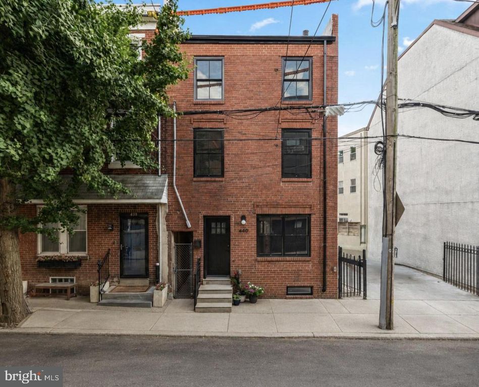 440 POPLAR ST, Philadelphia, PA 19123