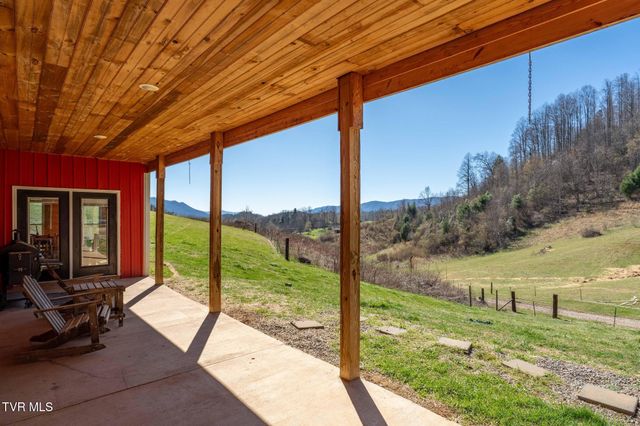 533 Robinson Hollow Lane, Mountain City, TN 37683