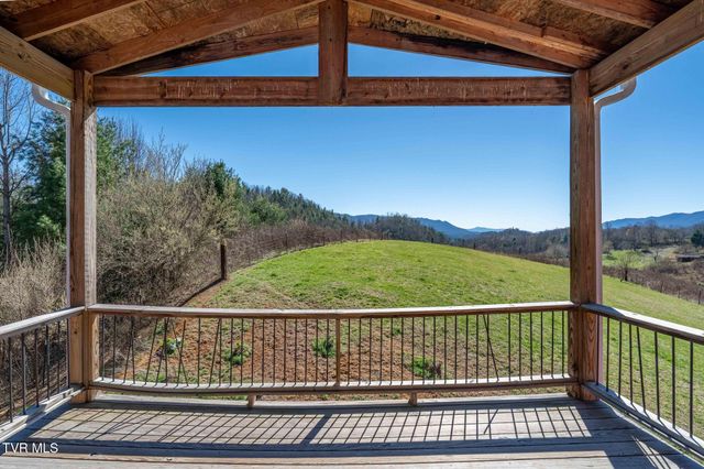 533 Robinson Hollow Lane, Mountain City, TN 37683