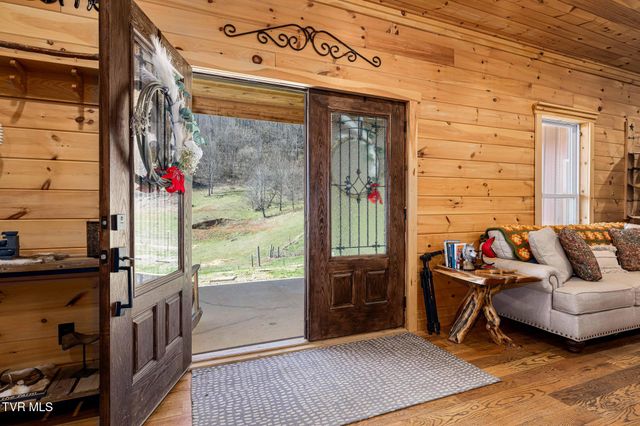 533 Robinson Hollow Lane, Mountain City, TN 37683