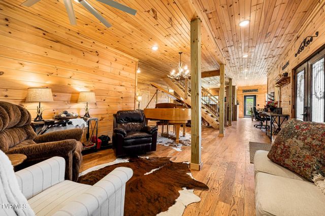 533 Robinson Hollow Lane, Mountain City, TN 37683