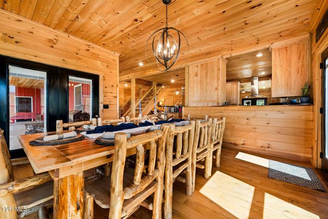 533 Robinson Hollow Lane, Mountain City, TN 37683