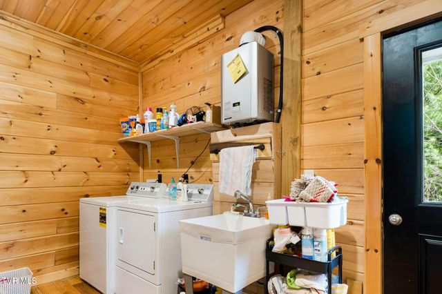 533 Robinson Hollow Lane, Mountain City, TN 37683