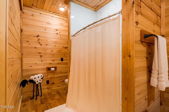 533 Robinson Hollow Lane, Mountain City, TN 37683