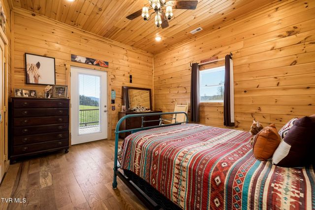 533 Robinson Hollow Lane, Mountain City, TN 37683