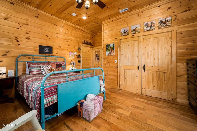 533 Robinson Hollow Lane, Mountain City, TN 37683