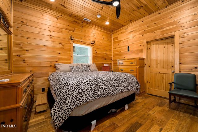 533 Robinson Hollow Lane, Mountain City, TN 37683