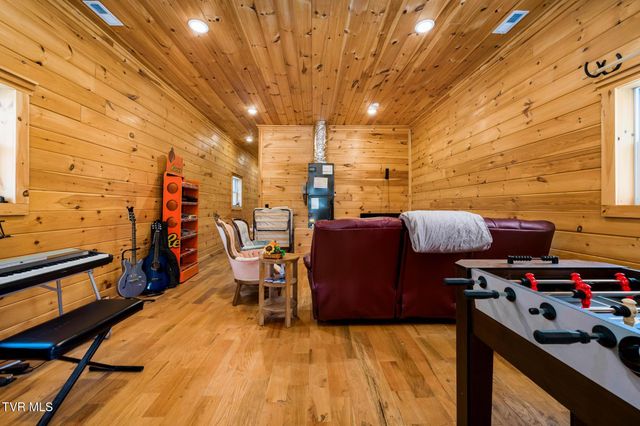 533 Robinson Hollow Lane, Mountain City, TN 37683