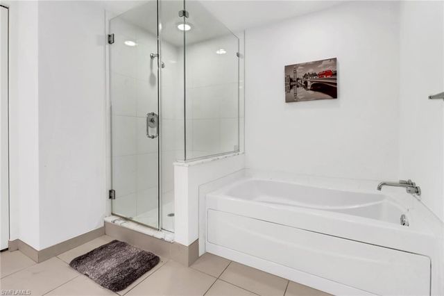 3000 Oasis Grand BLVD 2004, Fort Myers, FL 33916