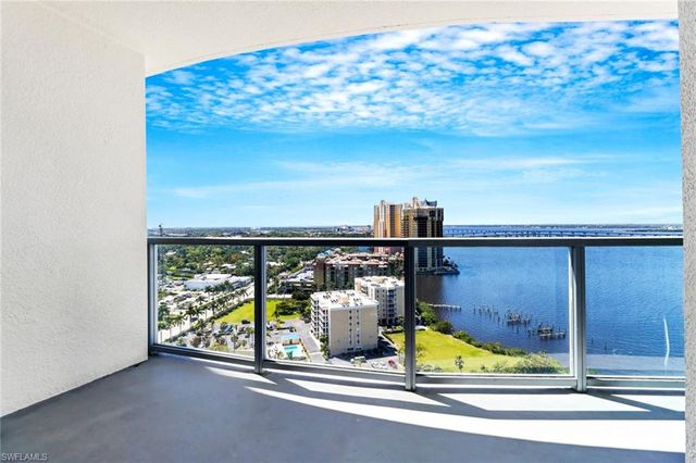 3000 Oasis Grand BLVD 2004, Fort Myers, FL 33916