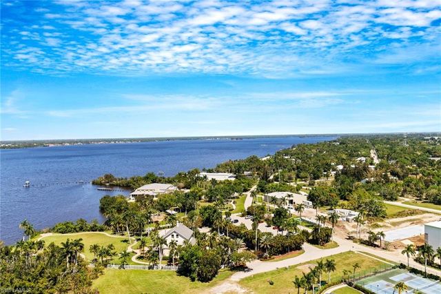 3000 Oasis Grand BLVD 2004, Fort Myers, FL 33916