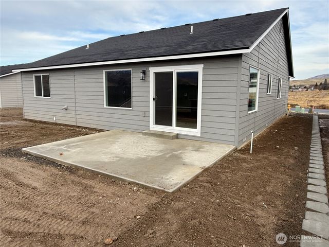 2388 2nd Street SE, East Wenatchee, WA 98802