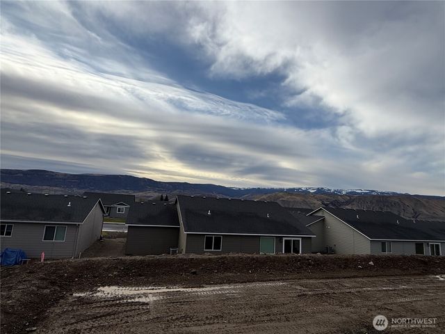 2388 2nd Street SE, East Wenatchee, WA 98802