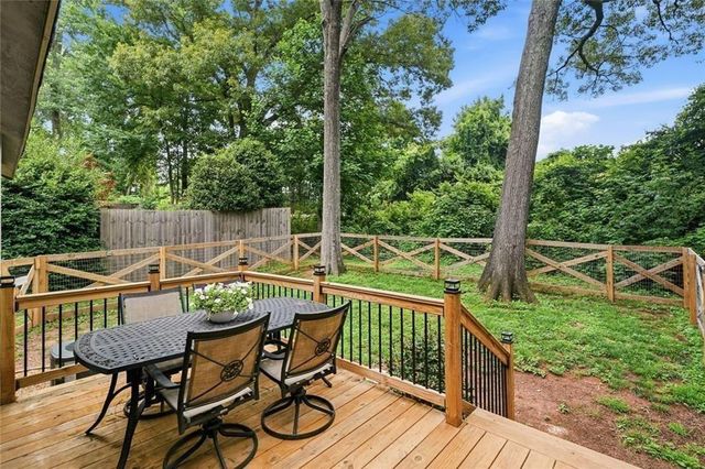 1098 Creatwood Place SE, Smyrna, GA 30080