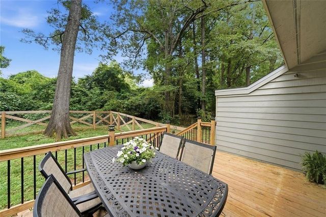 1098 Creatwood Place SE, Smyrna, GA 30080
