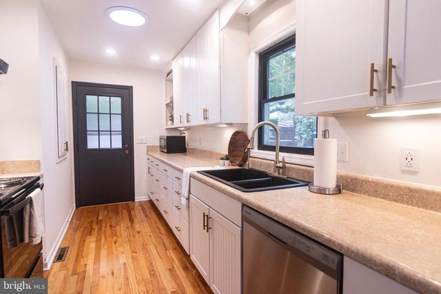 207 MADISON CIR, Locust Grove, VA 22508
