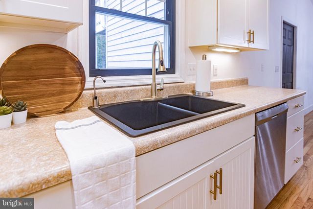 207 MADISON CIR, Locust Grove, VA 22508