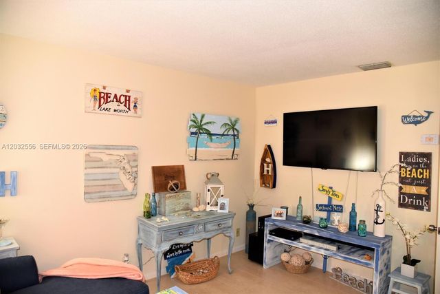 1008 N 18 AVENUE, Lake Worth, FL 33460