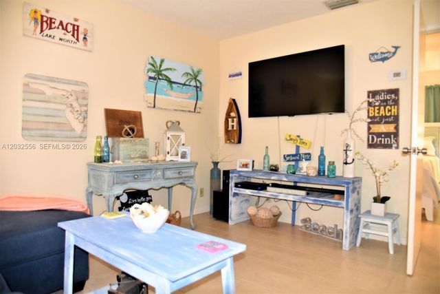 1008 N 18 AVENUE, Lake Worth, FL 33460