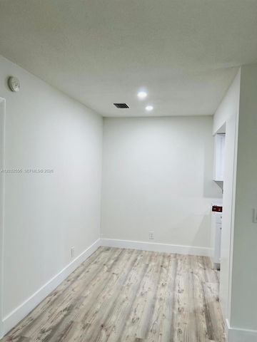 1008 N 18 AVENUE, Lake Worth, FL 33460