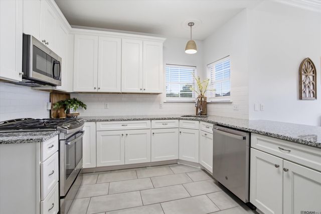 28025 Foxfire Ave, Walker, LA 70785