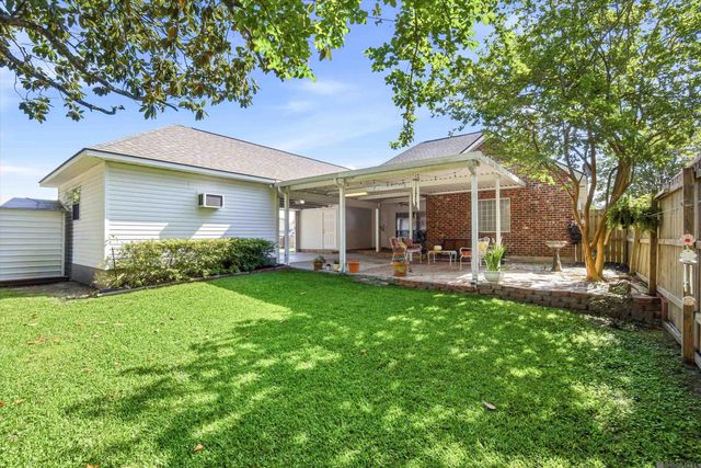 28025 Foxfire Ave, Walker, LA 70785