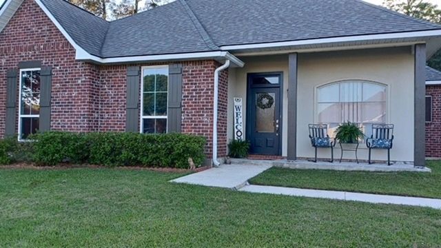 28025 Foxfire Ave, Walker, LA 70785
