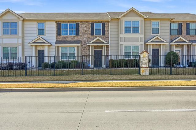 6913 Sandshell Boulevard, Fort Worth, TX 76137