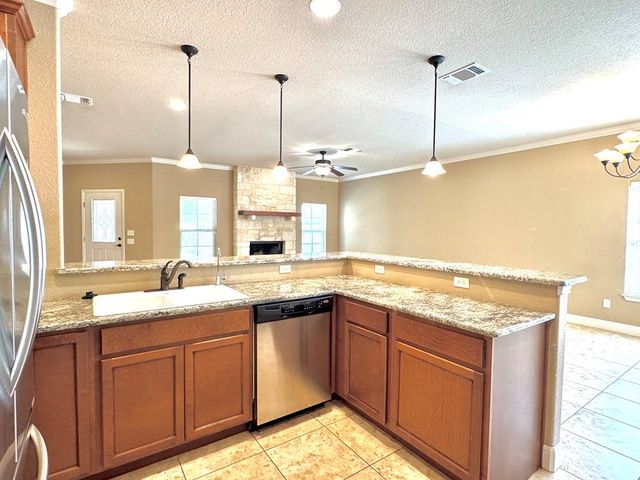1116 Norfolk Ln, Kerrville, TX 78028