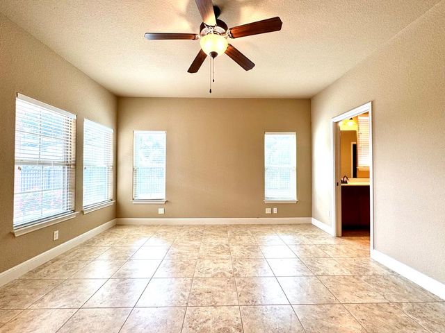 1116 Norfolk Ln, Kerrville, TX 78028