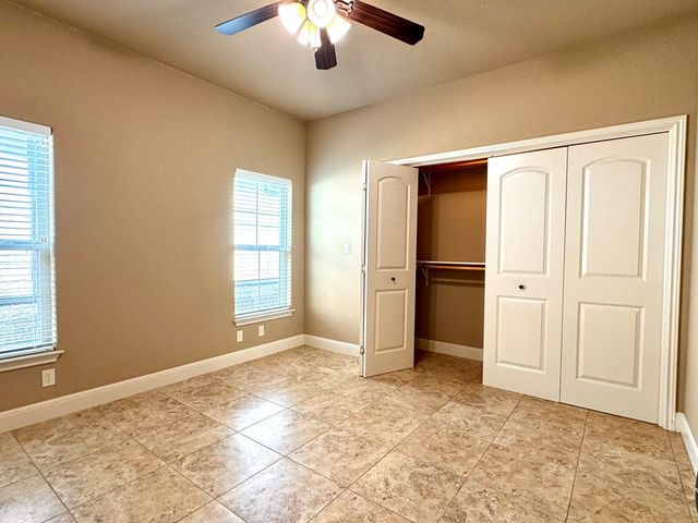 1116 Norfolk Ln, Kerrville, TX 78028