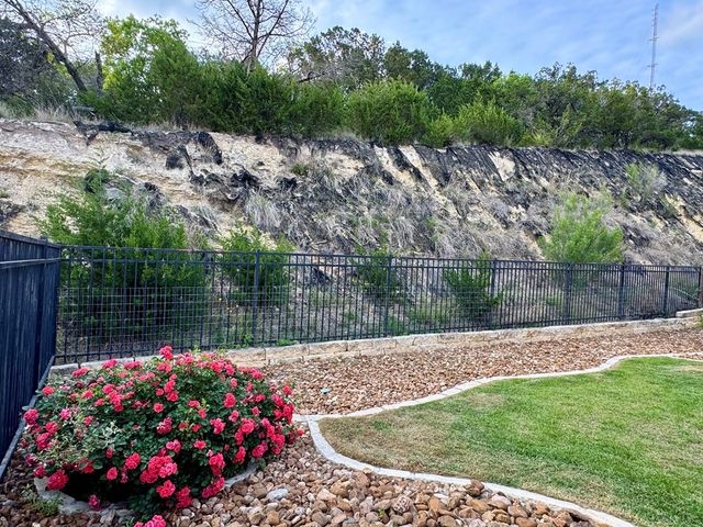 1116 Norfolk Ln, Kerrville, TX 78028