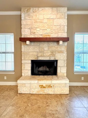 1116 Norfolk Ln, Kerrville, TX 78028