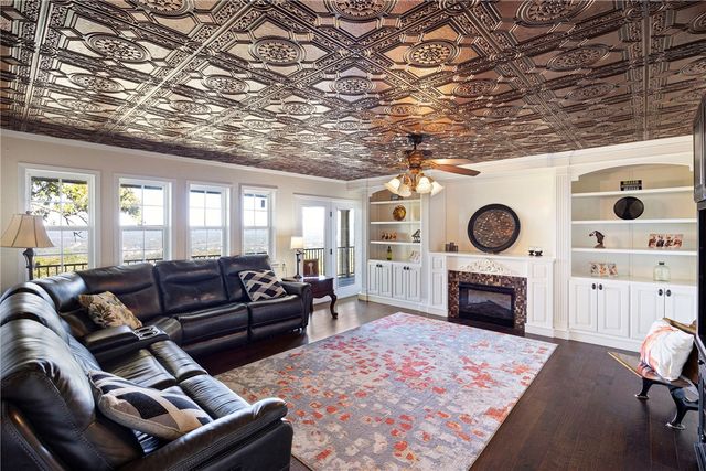 10127 George Mountain Loop, Danville, AR 72833