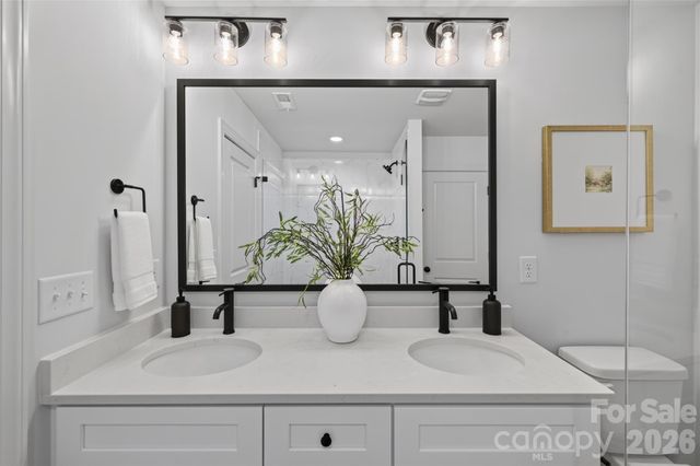 6087 Cambridge Drive, Harrisburg, NC 28075