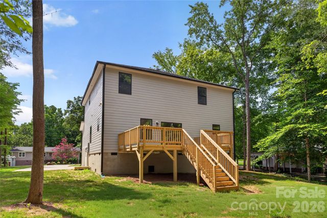 6087 Cambridge Drive, Harrisburg, NC 28075