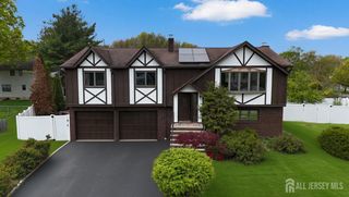 2 Marc Court, Edison, NJ 08820