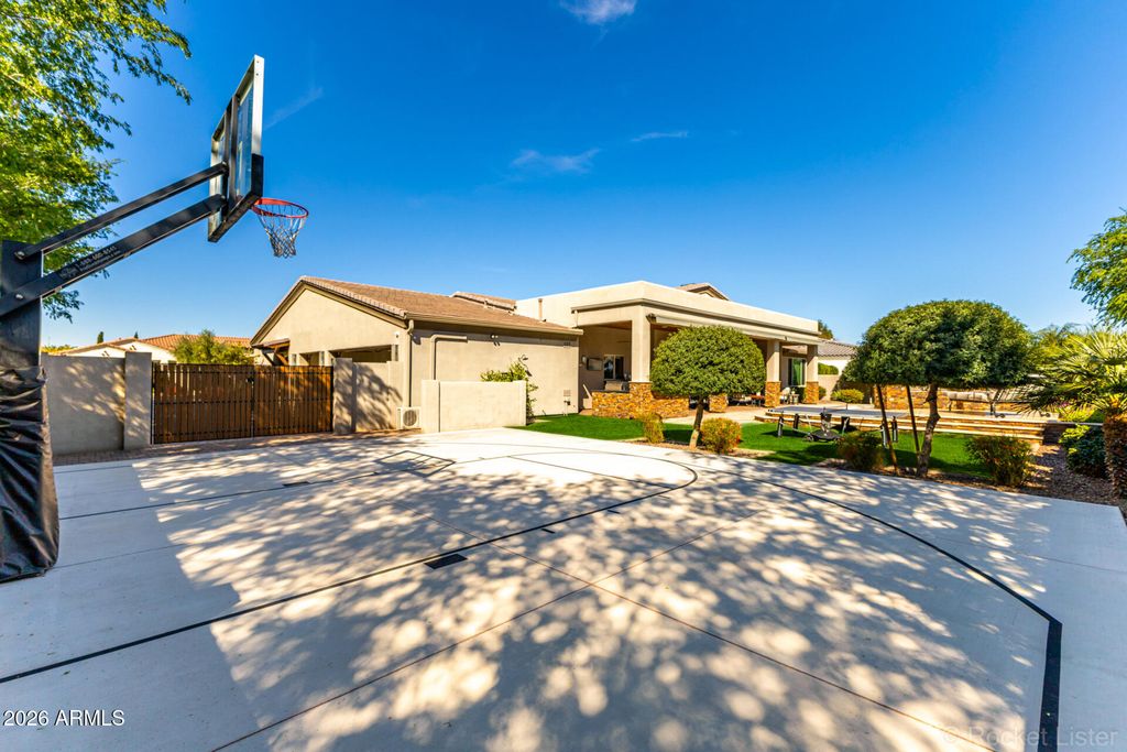 Image 52 of property listing at 2699 E JADE Place, Chandler, AZ 85286